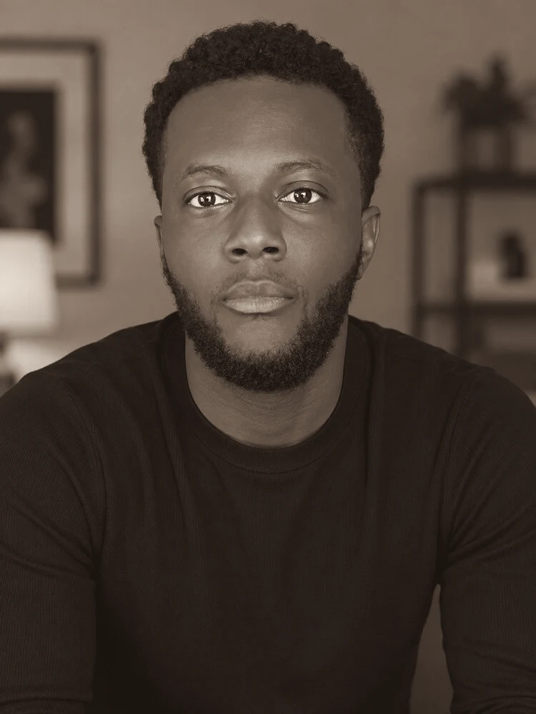 Portrait de Steve K. Dompe, fondateur de Zuri Agency
